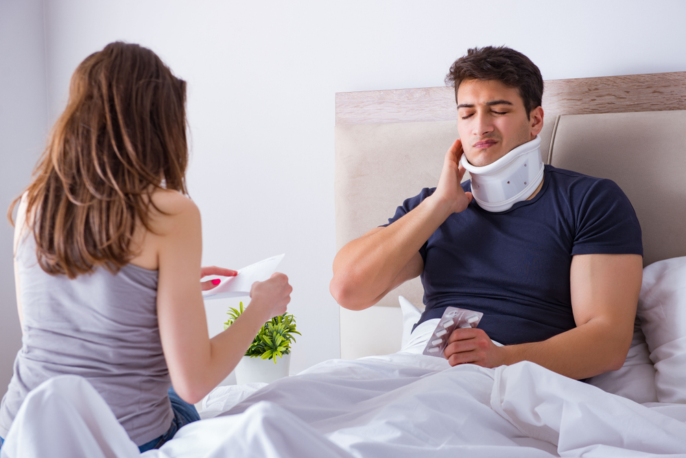 What are the complications of spinal cord injury